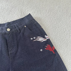 Protective Chinese dragon-patterned embroidered denim shorts