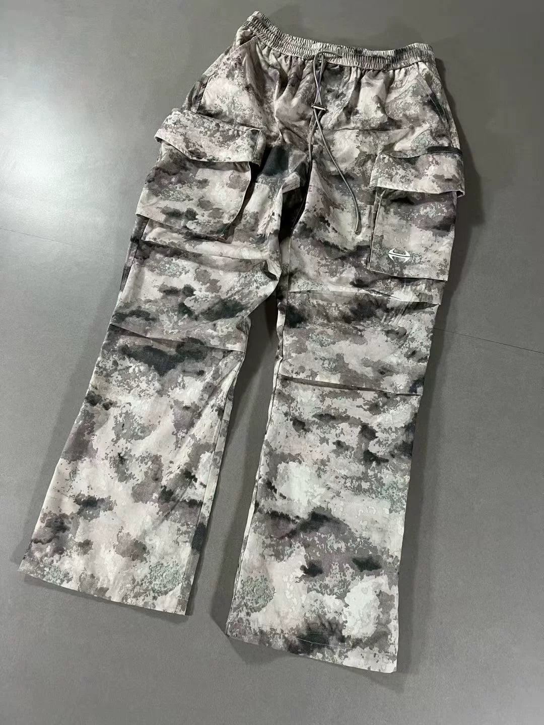 Hide in Hills snow camouflage multi-pocket overalls