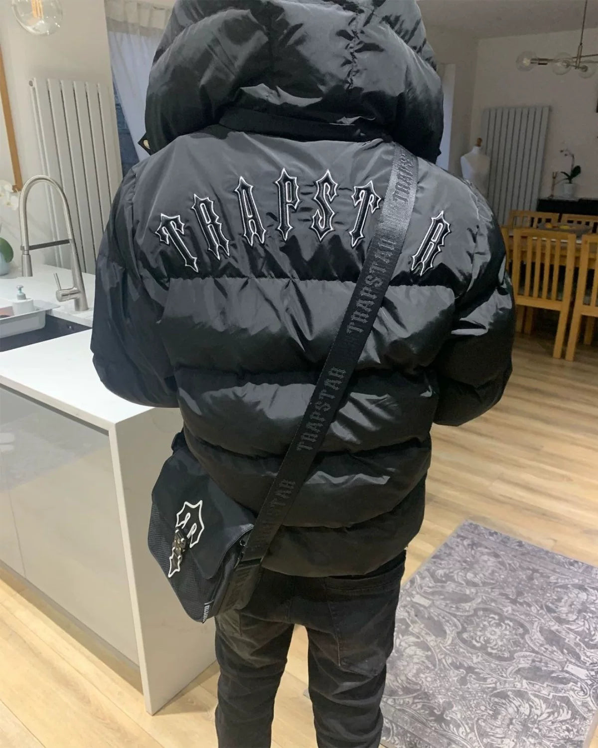 Trapstar embroidery letter LOGO hooded cotton-padded jacket